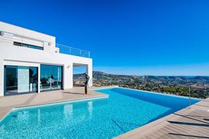 Villa de lujo de diseño moderno con vistas panorámicas al mar photo 0