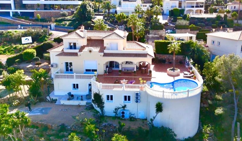 Villa con impresionantes vistas panorámicas al mar y a la montaña photo 0