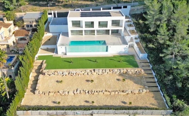 Preciosa villa de nueva construcción con vistas abiertas photo 0