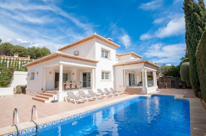 Villa que combina elegancia y lujo photo 0