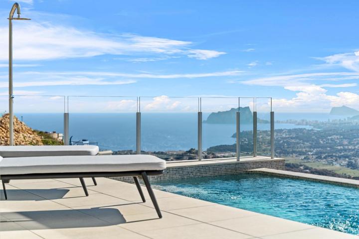Villa moderna de lujo con vistas panorámicas al mar photo 0