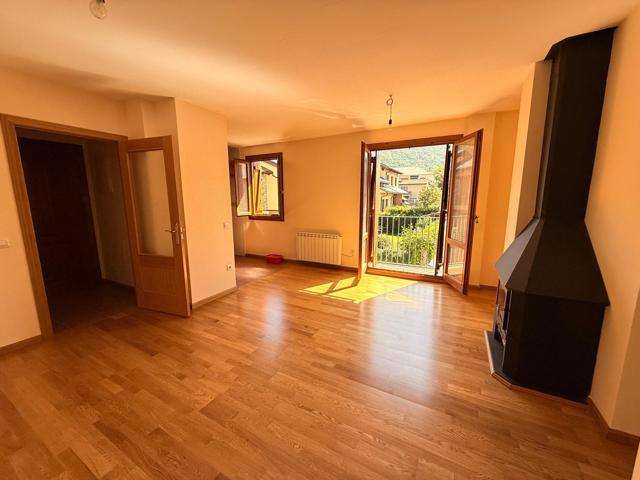 Apartamento nuevo a estrenar en Castejón de Sos photo 0