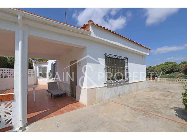 Chalet a la venta en suelo urbano en Montserrat photo 0