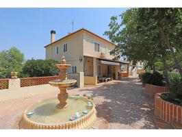 Chalet a la venta en suelo urbano en Turís, Valencia photo 0