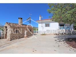 Chalet a la venta en suelo rústico en Llombai, Valencia. photo 0