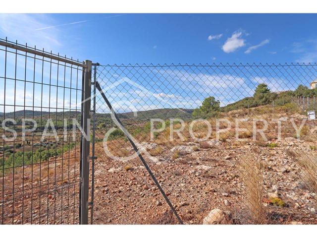 Oportunidad única: parcela a la venta en suelo urbano en la Urbanización Las Pedrizas de Chiva photo 0