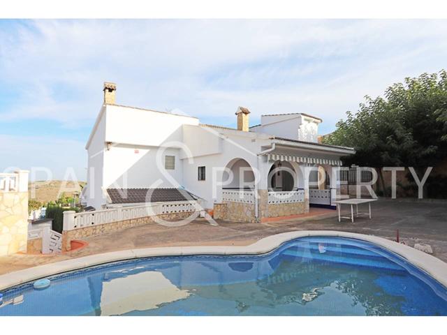 Chalet a la venta en suelo urbano en Montroy, Valencia. photo 0