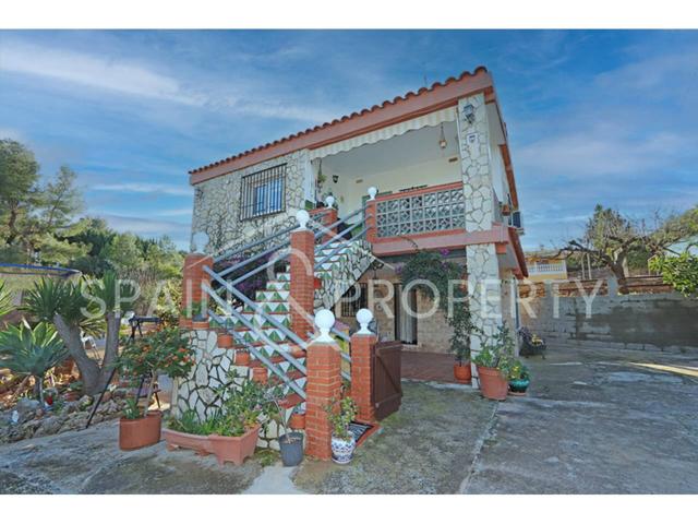 Chalet en venta en suelo urbano en Turís, Valencia photo 0