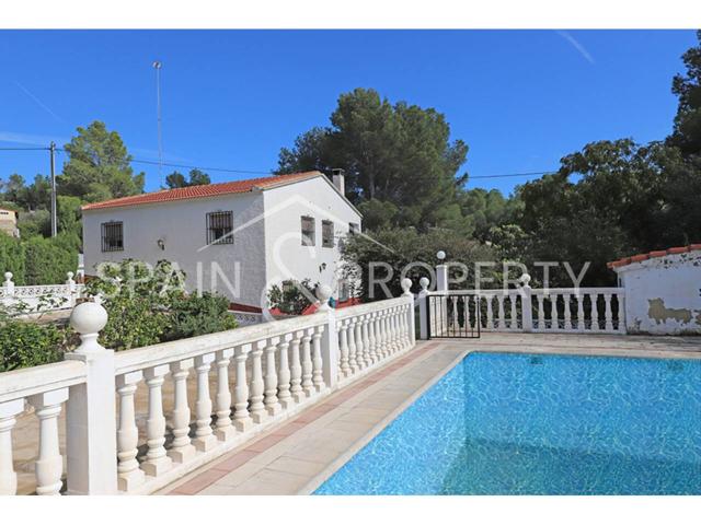 Chalet a la venta en suelo rústico en Montroy, Valencia photo 0