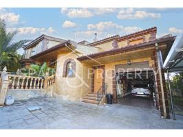 Chalet a la venta en suelo urbano en Montserrat, Valencia photo 0