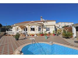 Chalet a la venta en suelo rústico en Montroy, Valencia photo 0