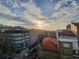 Piso en venta en Praza España-Zona Corte Inglés photo 0