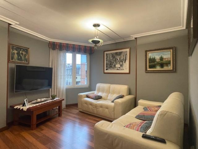 Piso En venta en Cl Constantino, Gijón photo 0