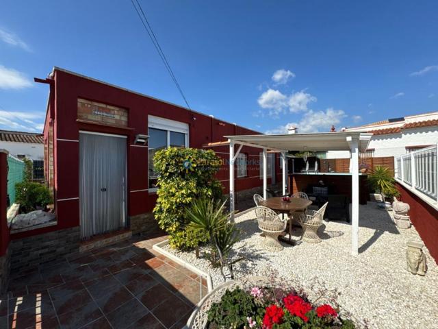 Chalet de venta en Playa de Oliva photo 0