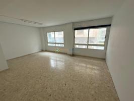 Local en venta en Oliva photo 0