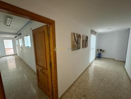 Local comercial de venta en Oliva photo 0