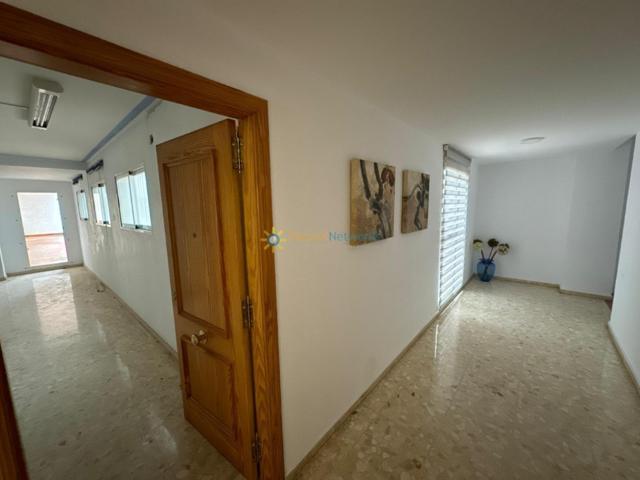 Local comercial de venta en Oliva photo 0