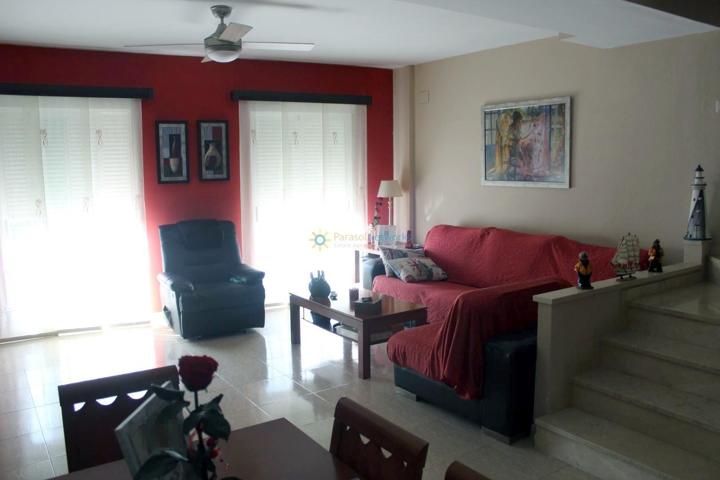 Adosado en venta en Piles photo 0