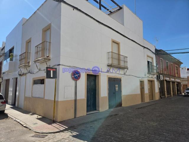 LOCAL DE ESQUINA EN CORIA DEL RIO photo 0