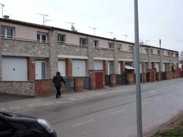 CHALET ADOSADO EN AGRAMUNT photo 0