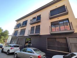 SE ALQUILA ESTUPENDO PISO CON GARAJE Y TRASTERO EN NAQUERA photo 0