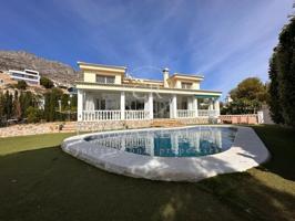 Espectacular Villa de Lujo en Altea La Vieja con jardín y piscina photo 0