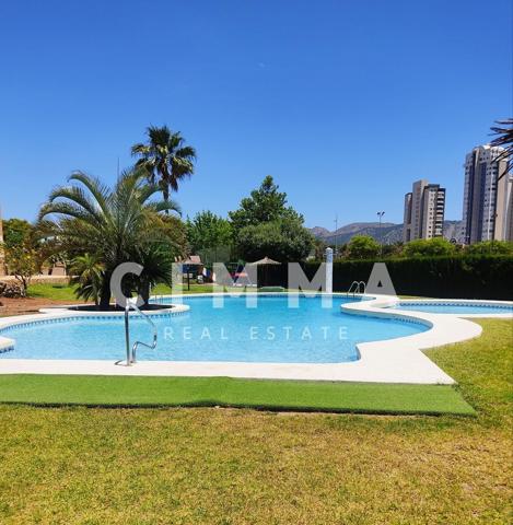 Apartamento en Benidorm con vistas al mar y piscina comunitaria photo 0