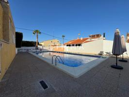 Chalet adosado en Av- Coloma photo 0