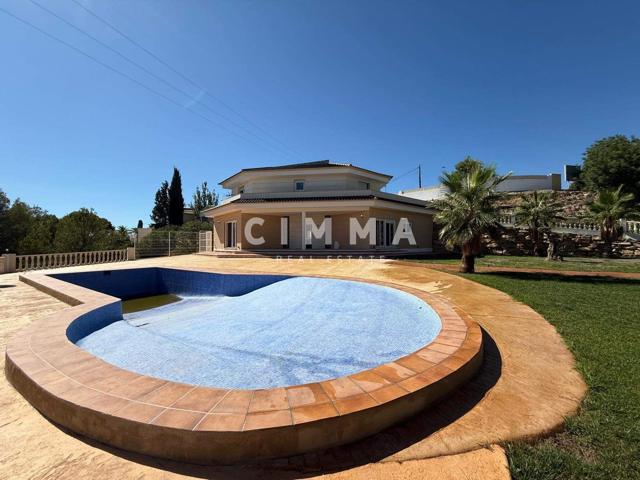 Villa en Parcela de 10.500 m² con vistas al mar y montaña en la Nucía photo 0