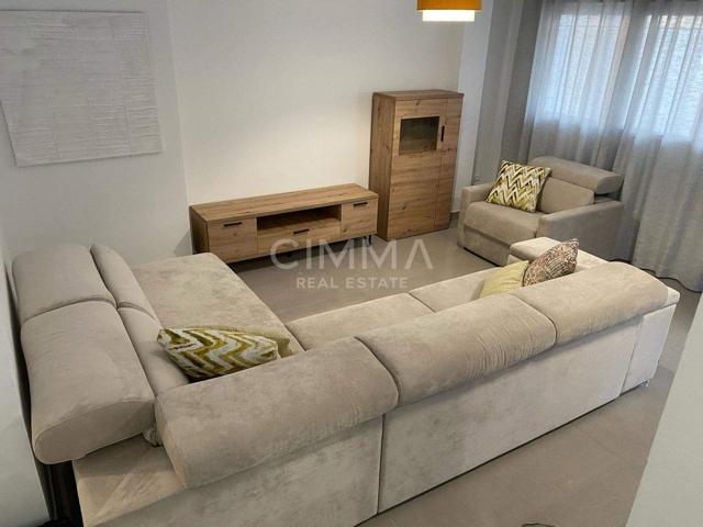 Espectacular chalet en alquiler situado en la prestigiosa zona del Rincón de Loix photo 0