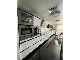 ¡Exclusivo chalet adosado en Talavera de la Reina con altas calidades, ascensor y zonas comunitarias de ensueño! photo 0