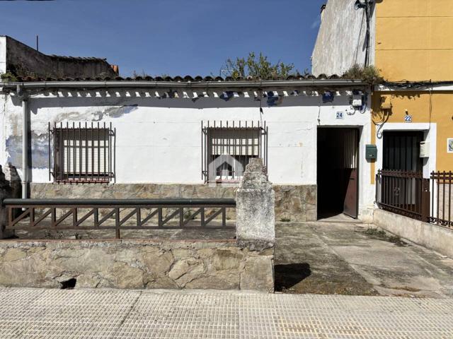 Oportunidad de inversión en Talavera de la Reina – Terreno urbano con vivienda para reformar o nueva construcción photo 0