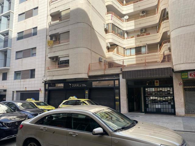Piso en Camino de Purchil de 4 dormitorios y 2 baños photo 0