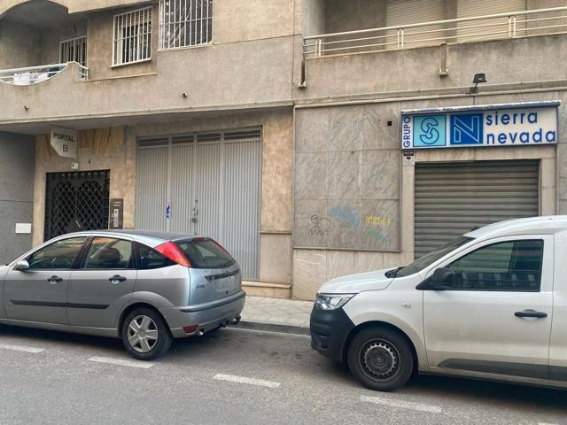 Local en Calle Ledaña photo 0