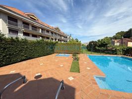 Piso de dos habitaciones con garaje y piscina comunitaria en la Playa de la Ladeira, Baiona photo 0