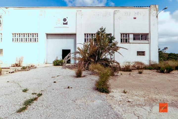 NAVE INDUSTRIAL EN VENTA EN CAMARLES (TARRAGONA) photo 0
