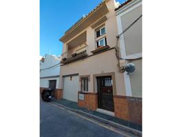 Casa de pueblo en venta Nerja con 3 dormitorios y garaje reformada photo 0