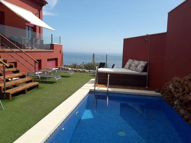 Chalet en venta Nerja con 5 dormitorios y piscina photo 0