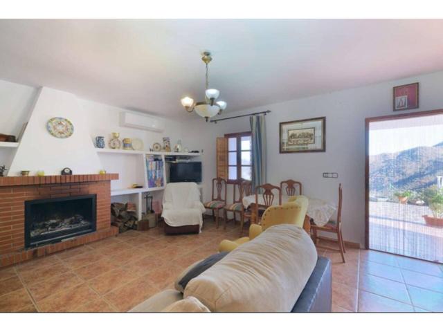 Casa en venta Comares con 3 dormitorios y piscina photo 0