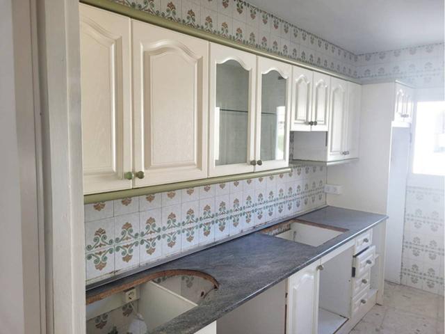Piso en venta Nerja con 4 dormitorios y 141 m2 photo 0