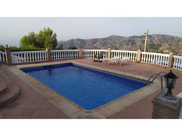 Villa de alquiler en Frigiliana con 3 dormitorios y piscina photo 0