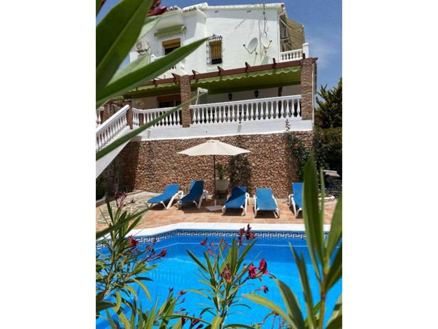 Chalet en alquiler Nerja con 3 dormitorios y piscina photo 0