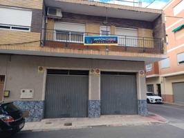 SE VENDE 1 PISO CON 3 GARAJES GRANDES EN PETRER (ALQUILER CON OPCIÓN A COMPRA) photo 0