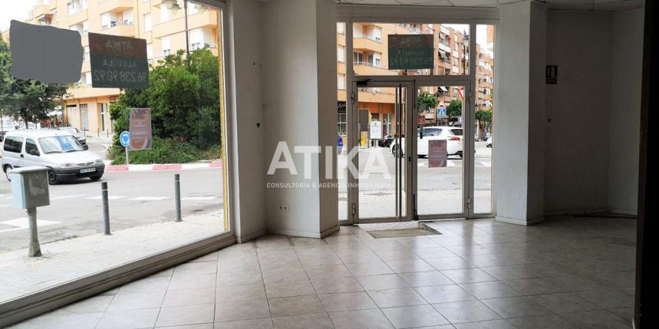 LOCAL COMERCIAL CON AMPLIO ESCAPARARTE photo 0