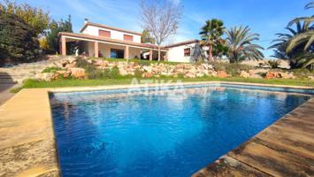 EXCLUSIVO CHALET EN VENTA EN ONTINYENT EN UBICACIÓN INMEJORABLE photo 0