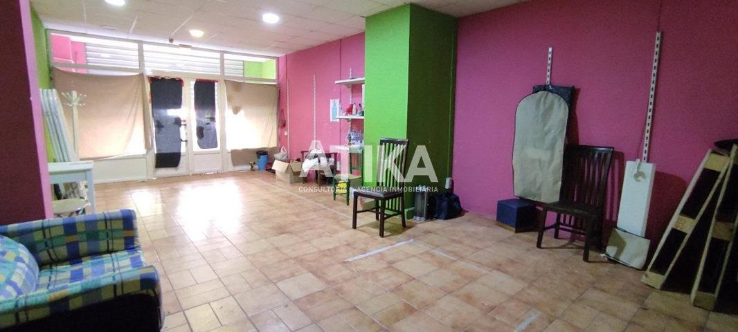 Local en alquiler en amplia avenida. photo 0
