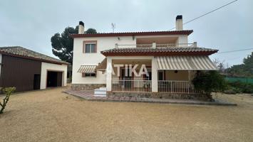 CHALET EN VENTA EN EXCELENTE ESTADO, CON PISCINA photo 0