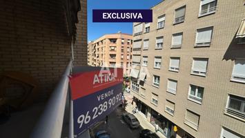 VIVIENDA CÉNTRICA CON EXCELENTE DISTRIBUCIÓN Y MUY LUMINOSA photo 0