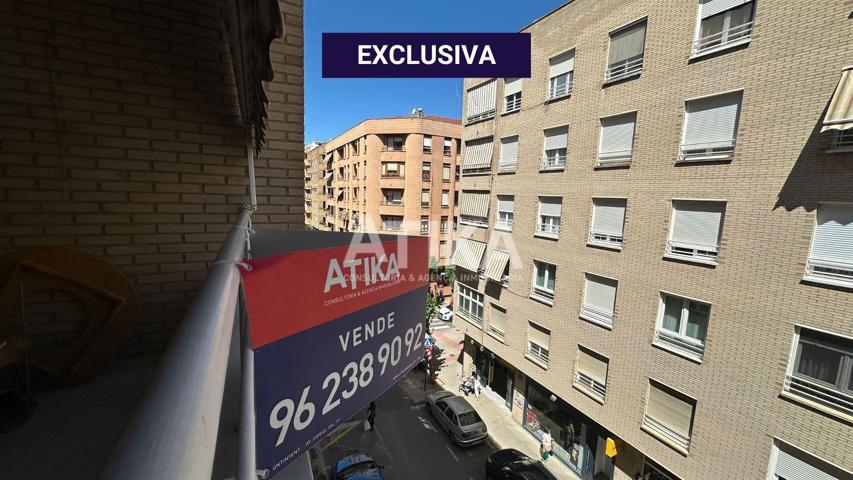 VIVIENDA CÉNTRICA CON EXCELENTE DISTRIBUCIÓN Y MUY LUMINOSA photo 0