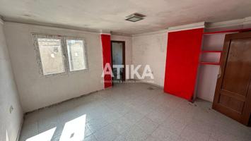 ADOSADO EN VENTA EN ZONA CÉNTRICA, IDEAL PARA INVESORES. photo 0